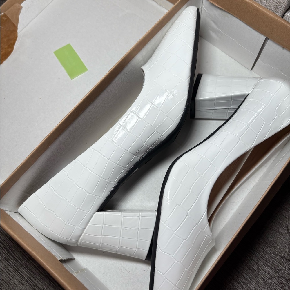 Elegant White Croc-Embossed Women's Shoes